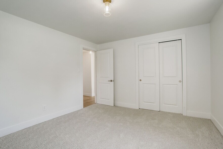 Building Photo - 3056 S Galapago St