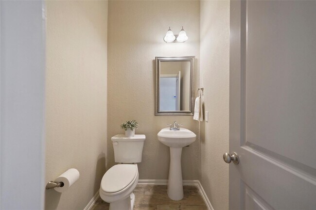 Building Photo - 25314 Fallen Acorn Ct