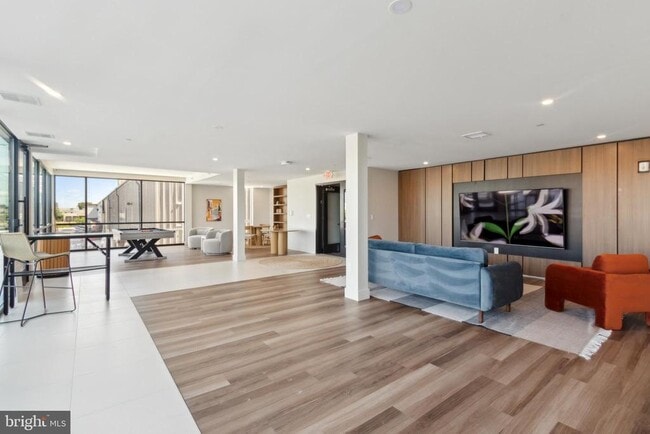 Building Photo - 1705 N American St