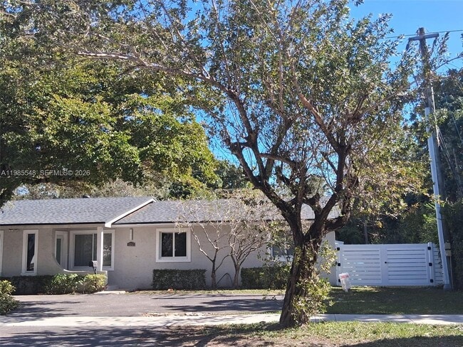 Building Photo - 12253 SW 82nd Ave