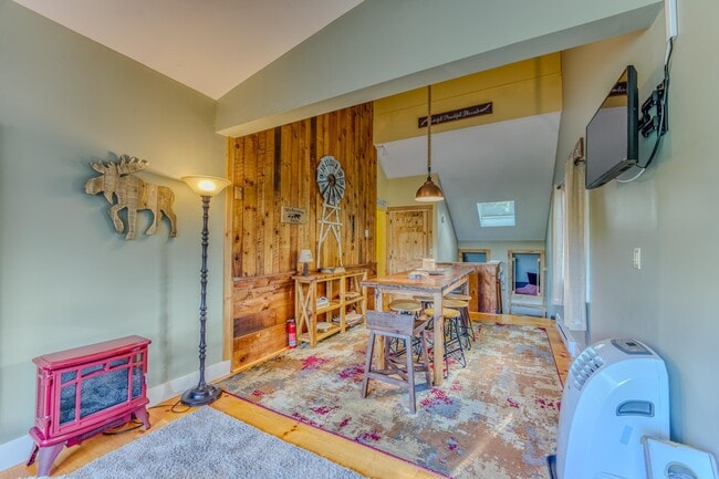 Building Photo - 28 Condo Rd