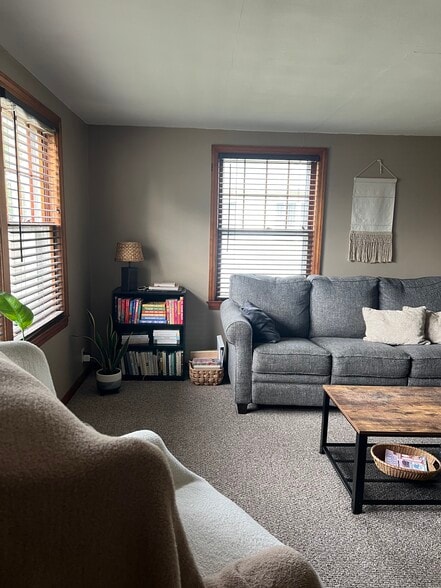 Living Room - 1004 Desnoyer St