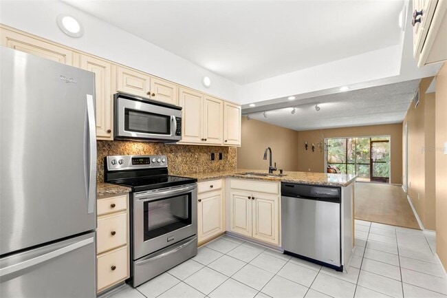 Building Photo - 121 Cypress Ln