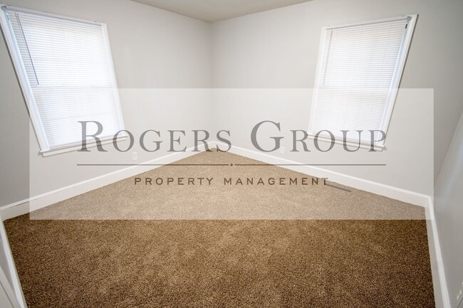 Building Photo - 815 Eastway Dr