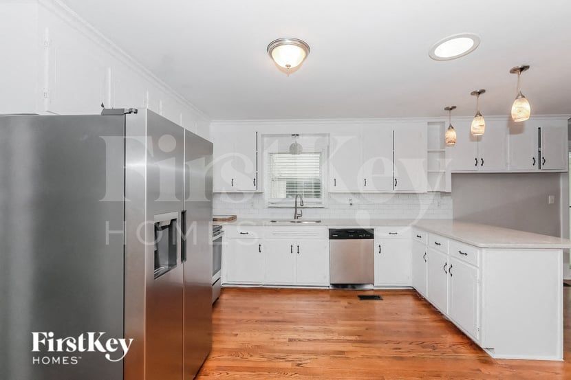 Building Photo - 120 Keowee Cir