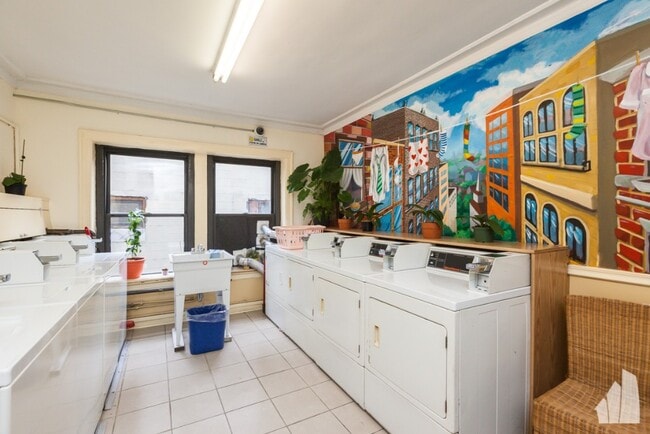 Building Photo - 1164 North Dearborn-409