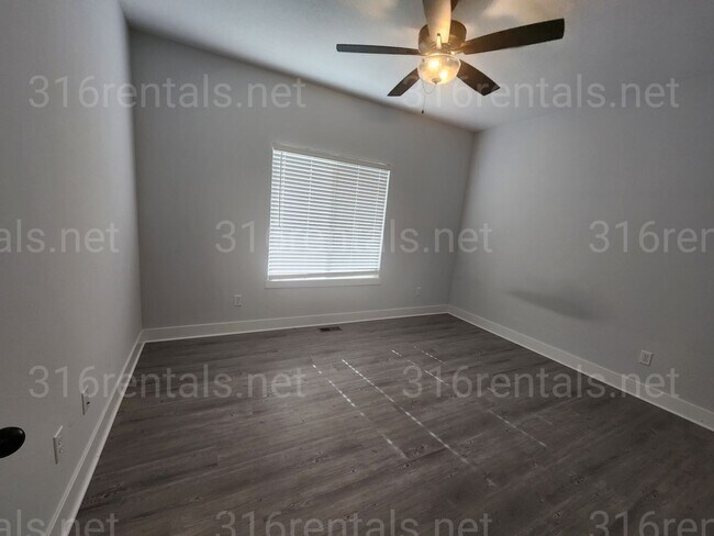 Building Photo - 8729-8731 E Summerside Pl