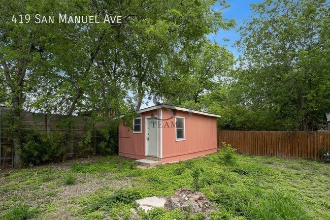 Building Photo - 419 San Manuel Ave