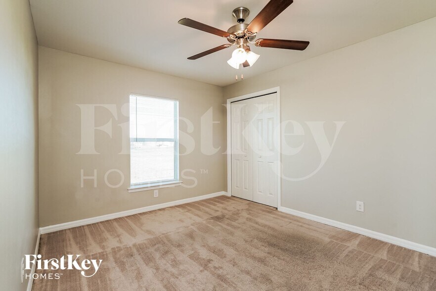 Building Photo - 3507 NW 19th Terrace