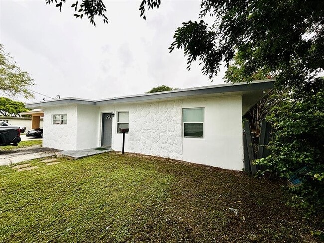 Primary Photo - 1025 NW 8th St