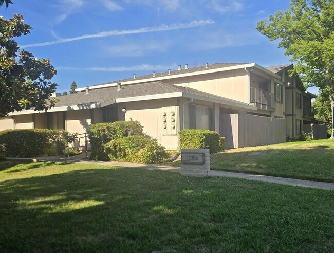 Building Photo - 4922 Vir Mar St.