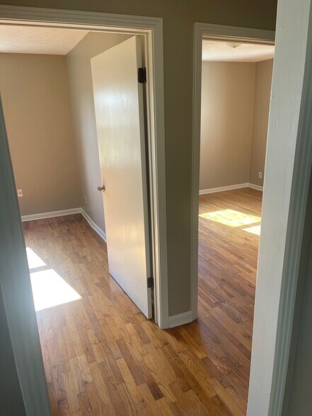 Building Photo - 2140 Lower Brownsville Rd