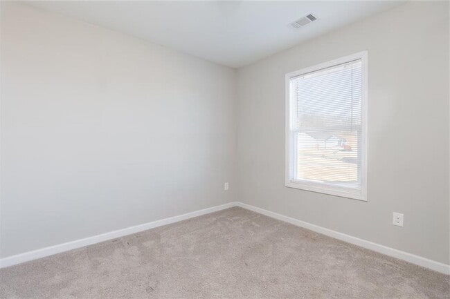 Building Photo - 107 Grandview Dr
