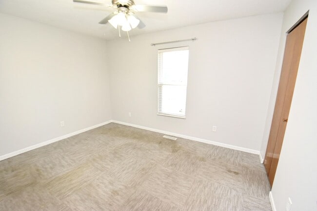 Building Photo - 3 Bed 2.5 Bath in Penn School District