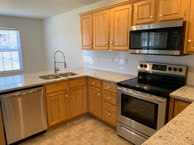 Building Photo - 702 Tunbridge Dr