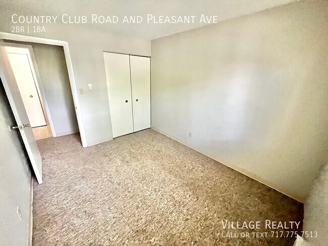 Building Photo - 607 Country Club Rd