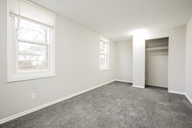 Building Photo - 226 E Fairview Ave