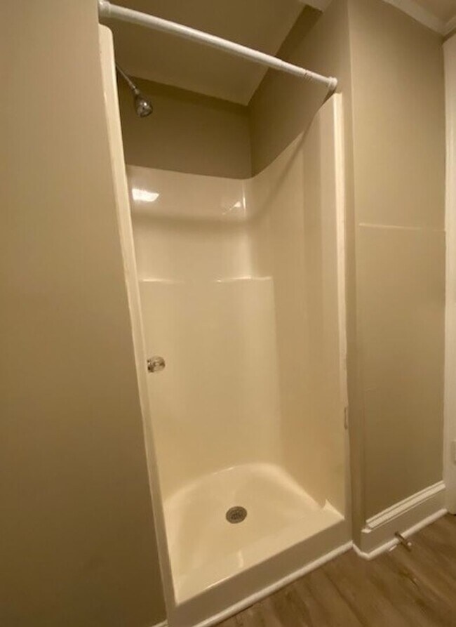 Building Photo - 1/2 MO/OFF SPECIAL - 3 bed/2 bath Fenced yard