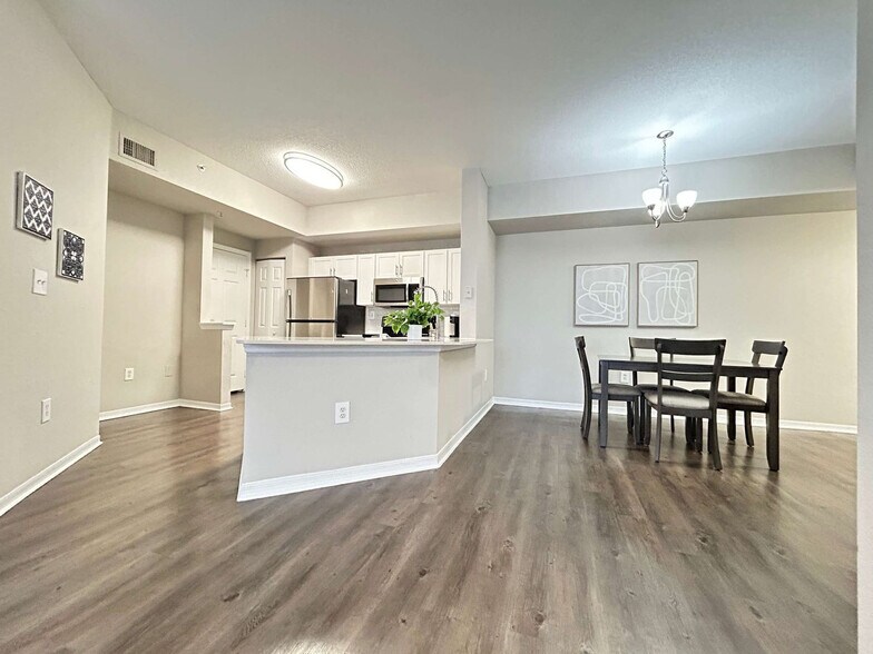 Building Photo - 9533 Magnolia Blossom Dr