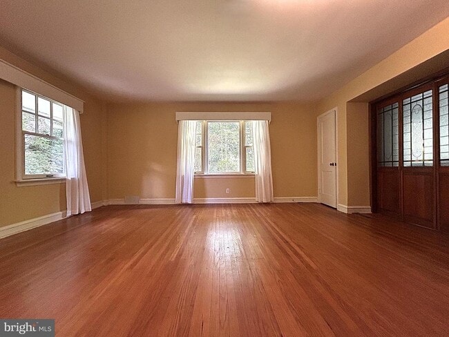 Building Photo - 218 Martroy Ln