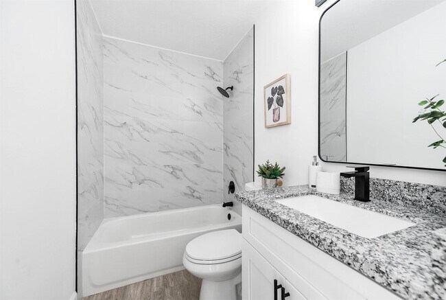 Building Photo - 5130 Riverwood Dr