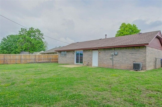 Building Photo - 1502 Briar Meadow Rd