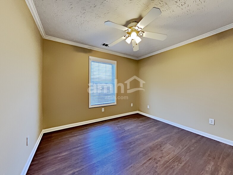 Building Photo - 2355 Kirkstone Dr