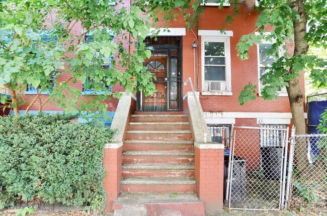 Primary Photo - 330 Halladay St