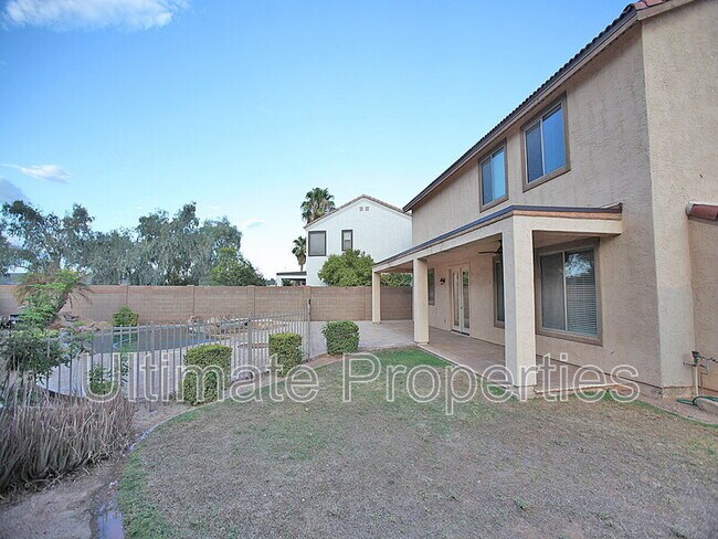 Building Photo - 16816 N 40th Dr