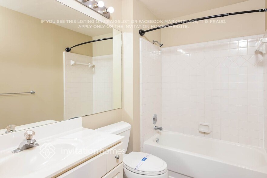 Building Photo - 2363 Dover Ln