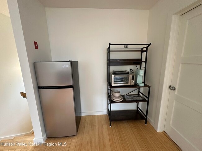 Building Photo - 85 Broadview Rd