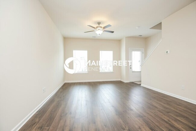 Building Photo - 2 Bedroom Pet-Friendly Home in La Vergne, TN with Main Street Renewal