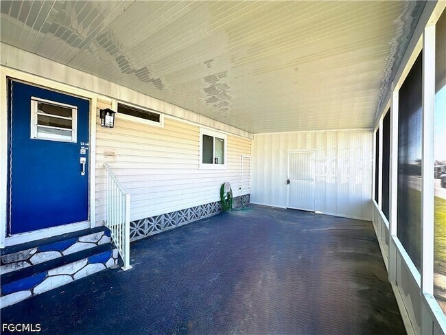 Building Photo - 16004 Tangelo Way