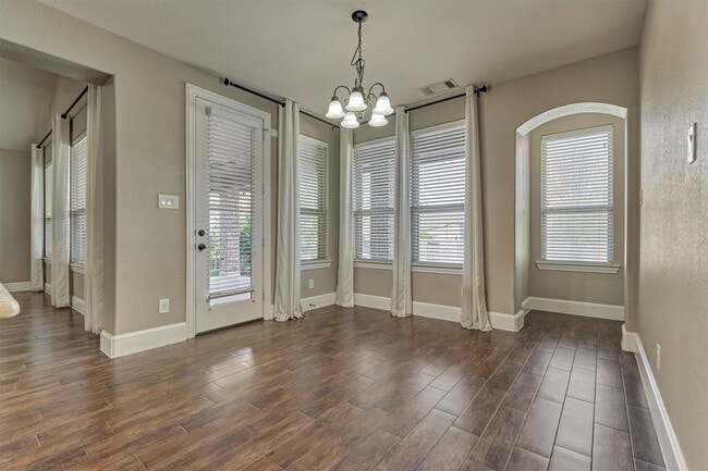 Building Photo - 118 Madeline Ln