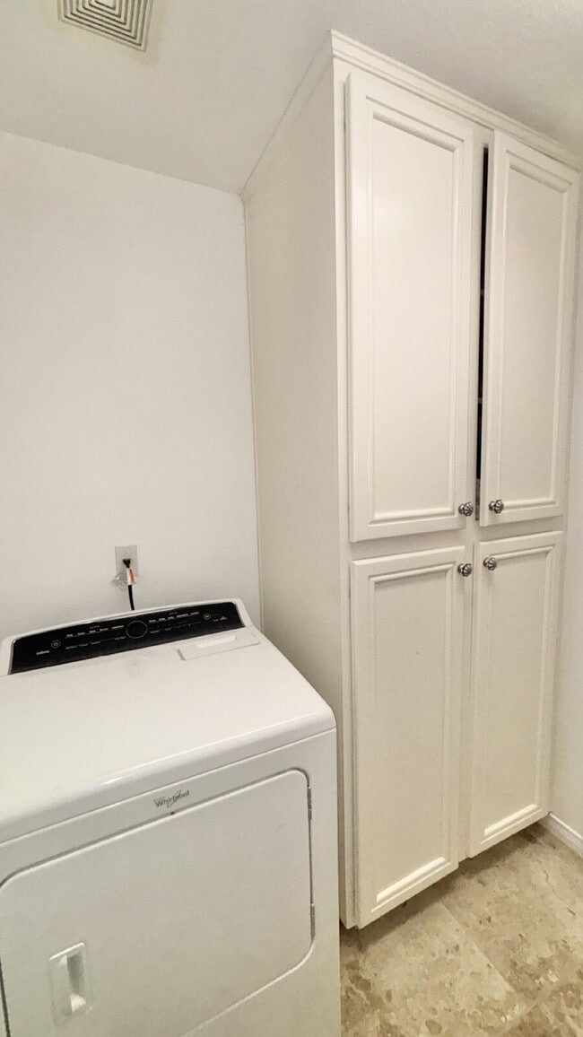 Building Photo - 3 Bedrooms and 3 Bathrooms Save $500 Move-in by April 1st!!