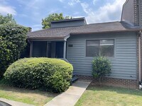 Building Photo - 123 Harvest Dr