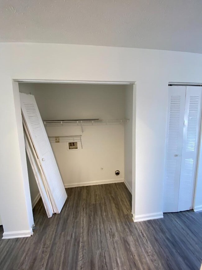 Building Photo - 98 Andrea Dr