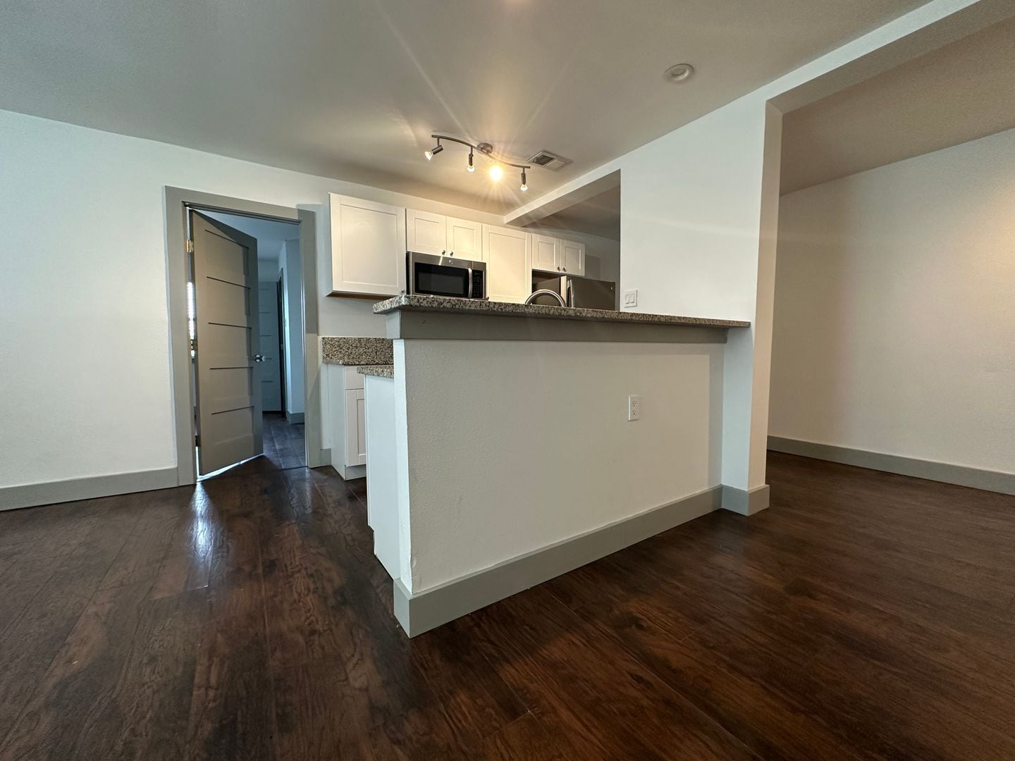 Building Photo - 4633 Fairmount St