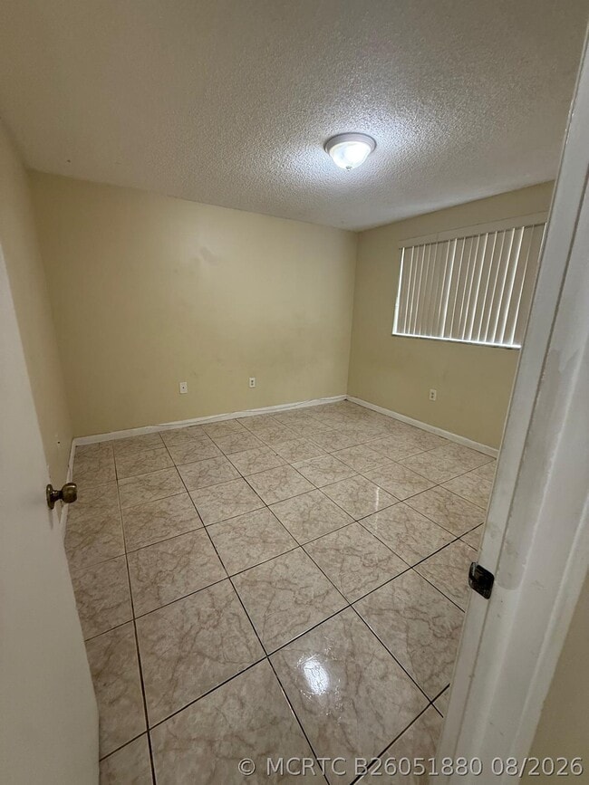 Building Photo - 5232 SW 122nd Terrace