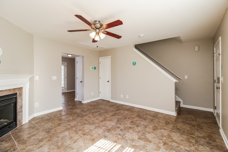 Building Photo - 3 Sherbourne Ct