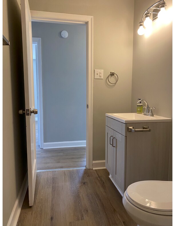 Building Photo - 3720 Manor Dr