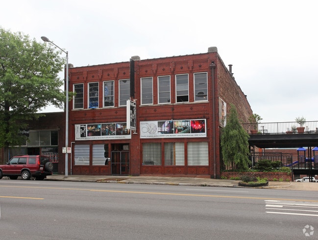 Primary Photo - Mercantile on Morris