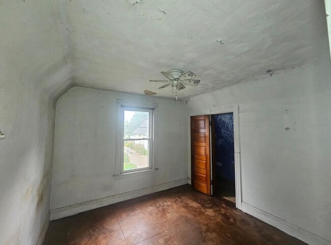 Building Photo - 321 Hiett Ave