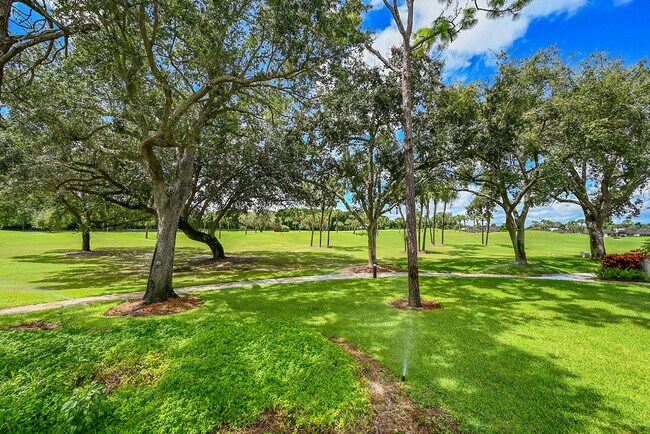 Building Photo - 7835 Lakeside Blvd