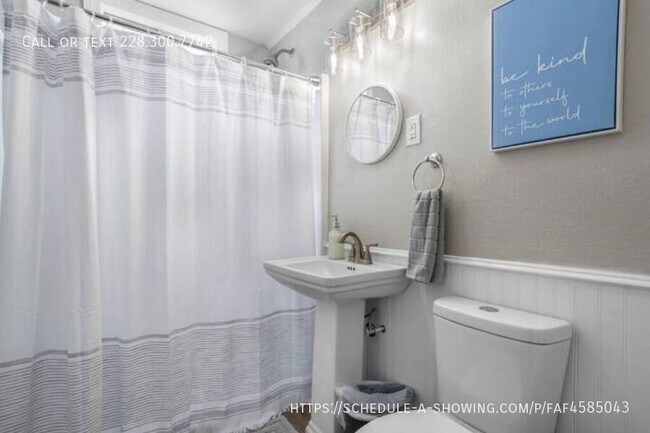 Building Photo - 1807 Curcor Dr