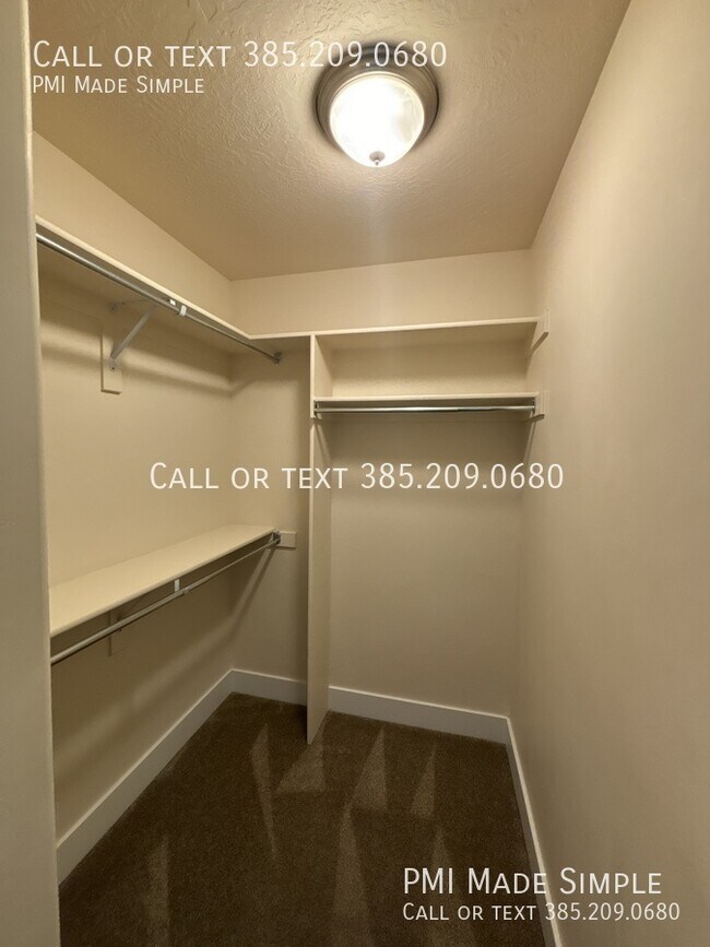 Building Photo - 126 W 3430