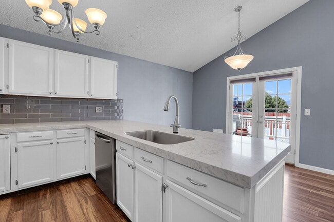 Building Photo - $3,195 - 4 Bed, 2 Bath Home in Broomfield ...