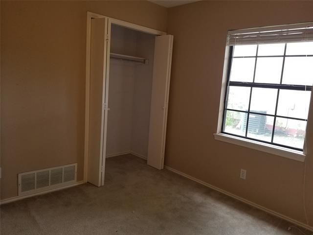 Building Photo - 1305 Clearview Dr