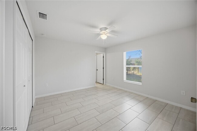 Building Photo - 1426-1428 Cape Coral Pkwy W