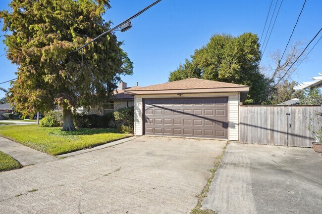 Building Photo - 2 Schill Ave